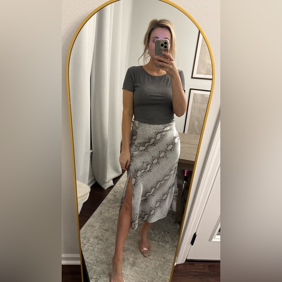 Flowy Snake Print Women's Midi Slit Side Zipper Skirt - Picture 10 of 12